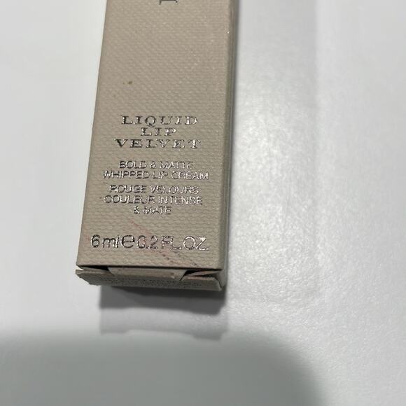 Burberry Liquid Lip Velvet Military Red - Picture 6 of 7